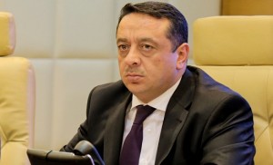 الداوود: تخفيض موظفي القطاع العام إلى الحد الأدنى هدفه الحفاظ على صحة وسلامة المواطنين