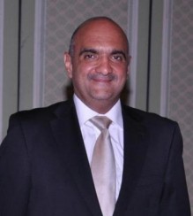 الحكومة تستقبل التهاني عن بعد