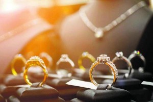 تراجع نشاط قطاع المجوهرات 70%