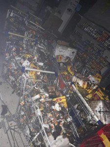 بالصور .. حريق يأتي على المؤسسة المدنية في الرمثا