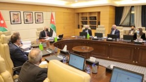 الخصاونة يوجه للاسراع بانجاز جميع المتطلبات الادارية والتنظيمية للمركز الوطني لمكافحة الاوبئة