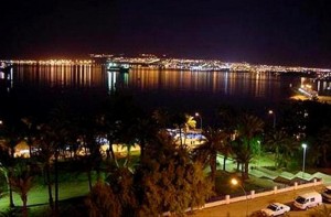 العقبة تشهد أمطاراً غزيرة والهيئة البحرية توقف حركة السفن