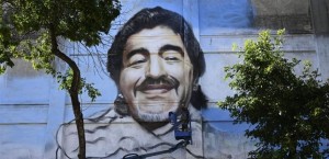 مارادونا وطبيبته النفسية .. هل يملك السائق "السر الكبير"؟