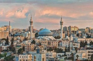 أجواء باردة ومشمسة الأحد