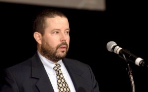 عالم جزائري : العالم أضاع فرصتين لكبح كورونا والحياة الطبيعية قد لا تعود قبل 2023