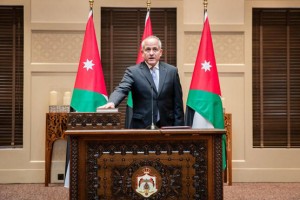 العايد : سنقدم بيان الثقة للنواب ببداية العام