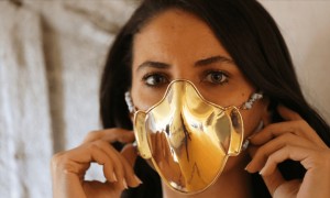 كمامات من الذهب والفضة.. وهذه أسعارها
