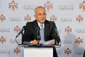 العايد يوضح سبب الإبقاء على حظر الجمعة