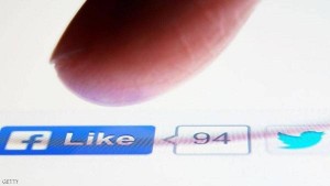 "فيسبوك" تلغي زر الإعجاب على الصفحات العامة