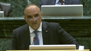 الحكومة تلغي حظر التجول الشامل يوم الجمعة ودوام وجاهي للمدارس للفصل المقبل