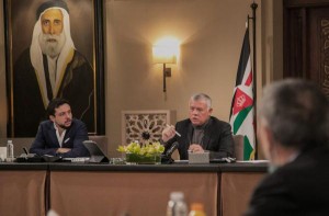 الملك يلتقي شخصيات من قطاعات مختلفة