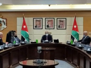 الخصاونة يلتقي مجلس النقابات المهنية