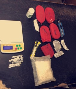 بالصور .. القبض على سبعة مروجين للمخدرات شرق عمان...و ضبط مروج مصنف بالخطير بالكرك