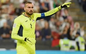 شفيع يتجه إلى التدريب