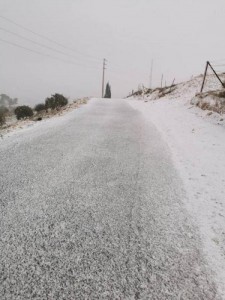 ثلوج تهطل على مناطق في الطفيلة