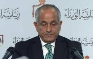 العايد: حظر تجول في جميع مناطق المملكة الجمعة وساعة لاداء صلاة الجمعة سيرا على الاقدام