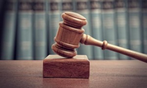 الإعدام شنقا حتى الموت على 6 من مرتكبي جريمة فتى الزرقاء