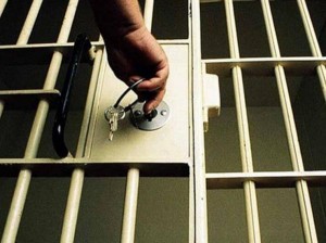 إخلاء سبيل 32 موقوفاً في إربد على خلفية كسر الحظر