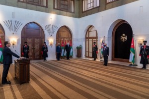 الشمالي وهواري يؤديان اليمين امام الملك وزيران للعمل والصحة