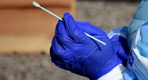 تسجيل 100 وفاة و6005 اصابات كورونا جديدة في الأردن