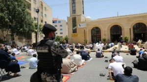 مصدر : السماح بأداء صلاة الجمعة بدءا من 23 الشهر الحالي