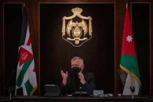 الملك: دراسة إجراءات للموازنة بين حماية المواطنين وتخفيف حدة الحظر  تاريخ