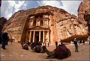 الدخل السياحي يهبط 83% في شهرين