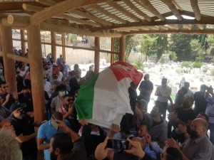 تشييع جثمان الملاكم صويصات وأهله يدعون للجنة تحقيق