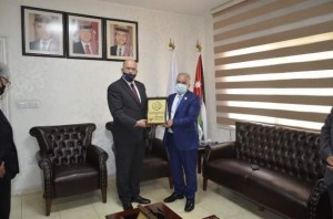 عمان الأهلية تتسلم شهادات ضمان الجودة لكليات : الحقوق والصيدلة وتقنية المعلومات والأعمال