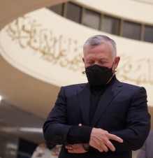 بالصور...الملك وولي العهد يحييان ليلة القدر بمسجد الهاشمية في عمان