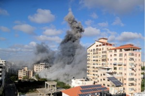 حكومة نتنياهو تبلغ الوسيط المصري رسميا عزمها وقف العملية العسكرية في غزة