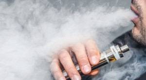 شركس: السيجارة الإلكترونية ممنوعة أيضا في الأماكن المغلقة