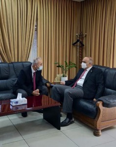 الخصاونة في زيارة مفاجئة للضريبة: التيسير على المكلفين