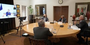 الملك: لا يمكن لنا الانتظار ورؤية اللبنانيين يقتربون من الهاوية