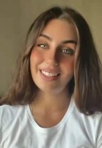 خريجة حديثا من قسم التسويق بجامعة عمان الاهلية تنتج مستحضرا تجميليا وتفتتح شركة خاصة بها  "أصبح لها وكلاء "