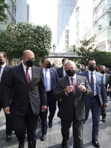 الملك يلتقي مستثمرين أردنيين وعرب ويؤكد أهمية جذب مزيد من الاستثمارات