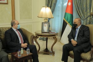 الخصاونة يستقبل الوفد الوزاري السوري ويؤكد أهمية التعاون بين البلدين