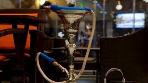 مالكو مقاهي: عدنا لدائرة الخطر بسبب قرارات وزير الصحة