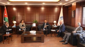 السفيرة غنيمات تزور تجارة عمان وتؤكد تنفيذ التوجيهات الملكية بتفعيل الدبلوماسية الاقتصادية