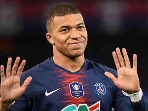 بنزيما: انتقال مبابي إلى ريال مدريد مسألة وقت