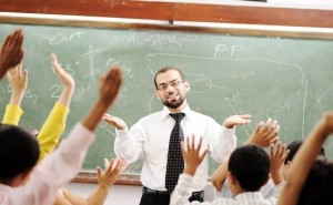 التربية بحاجة الى 12 ألف معلم