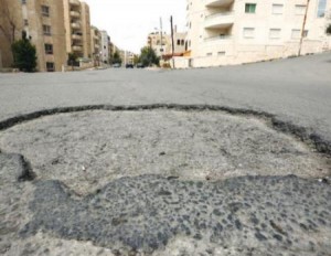 الإدارة المحلية: تأخر تسليم مشاريع سبب "حفر" الشوارع