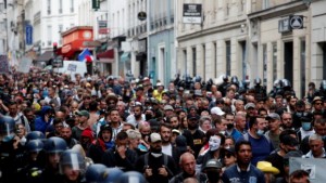 تظاهرات في فرنسا ضد شهادة تلقي اللقاح