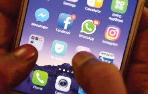 تنظيم الاتصالات تحذر من تطبيقات ذكية تتيح "الإحتيال"