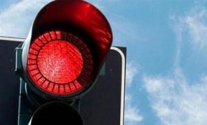 خلال 24 ساعة 132 مخالفة تجاوز اشارة ضوئية حمراء ضبطت في الأردن