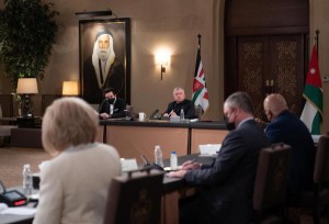 الملك يؤكد ضرورة ترجمة توصيات اللجنة الملكية على أرض الواقع