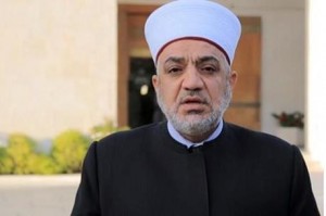 الخلايلة يوجه بفتح تحقيق حول قيام إمام وخطيب مسجد بالقاء خطبة الجمعة وهو مصاب بكورونا