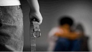 المفلح: أب يضرب اطفاله "بالبربيش" في حال لم يقوموا بالتسول