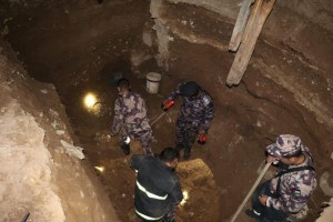 وفاة شخص وإصابة اخر بانهيار مغارة في إربد