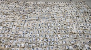 ضبط 2.7 مليون حبة كبتاجون داخل شاحنتين محملة بمادة الحديد والأخرى محملة بالفاكهة